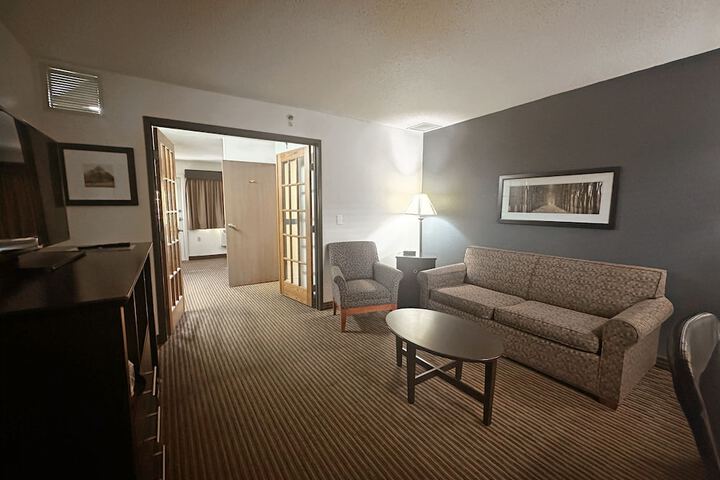 Room 43 of 70