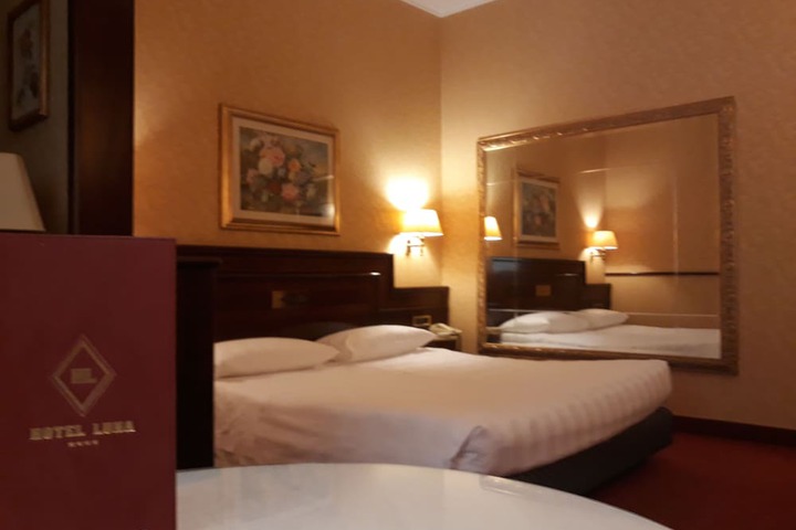 Room 4 of 28