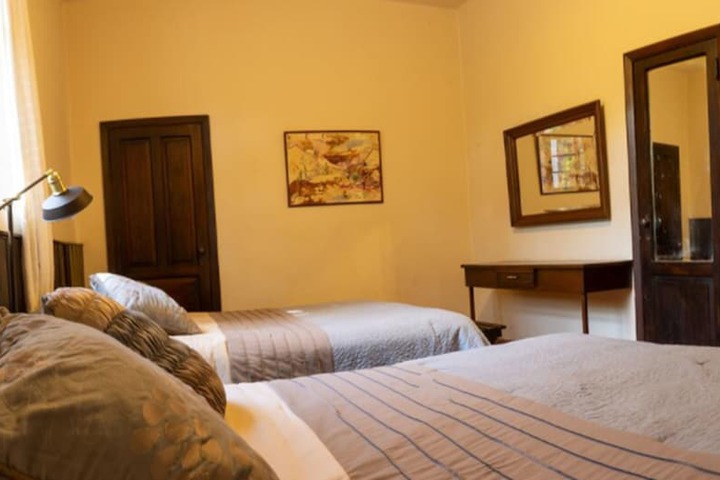 Room 8 of 34