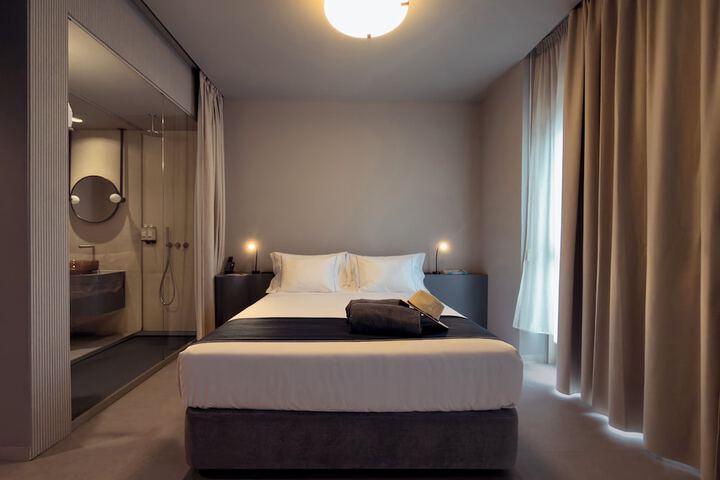 Room 7 of 51