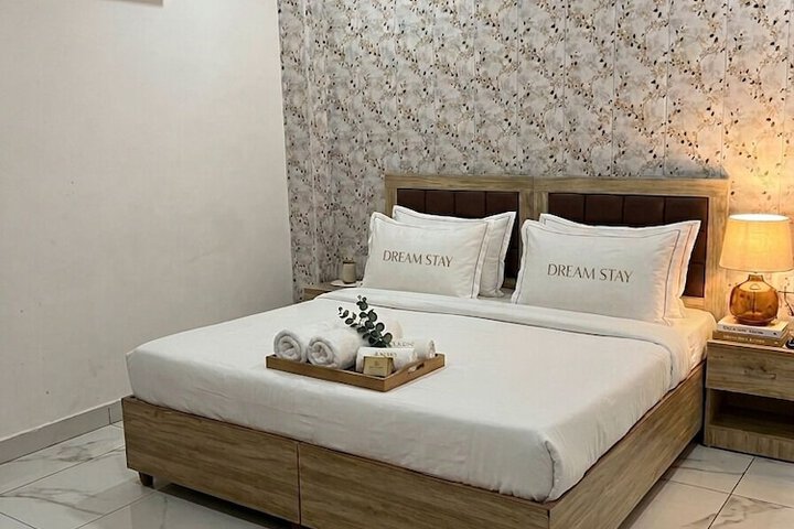 Room 12 of 36