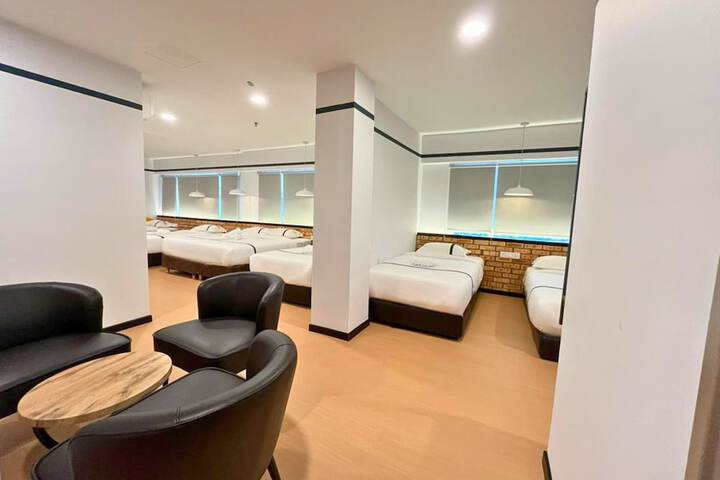 Room 30 of 33