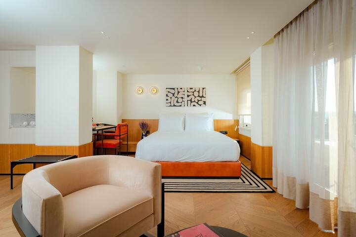 Room 15 of 113