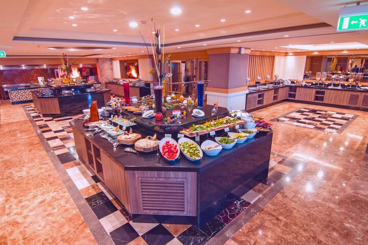 Breakfast buffet
