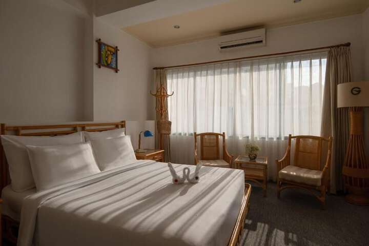 Green Hotel