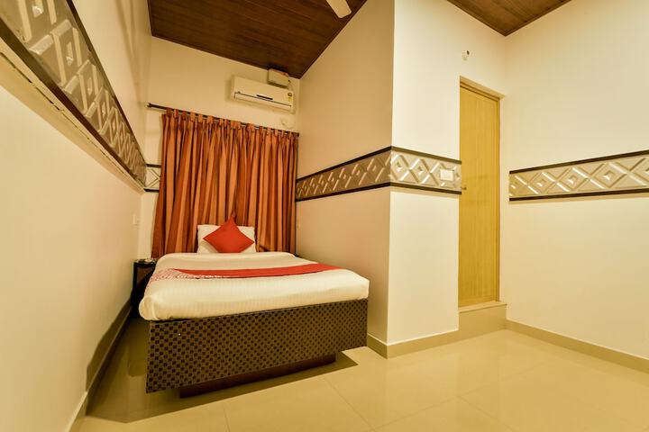 Room 15 of 27