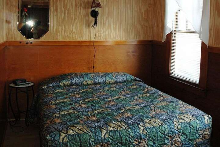 Room 7 of 93