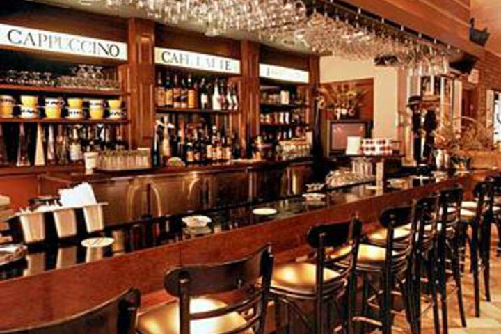 Hotel Bar
