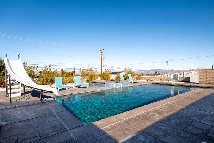 Pool 10 of 16