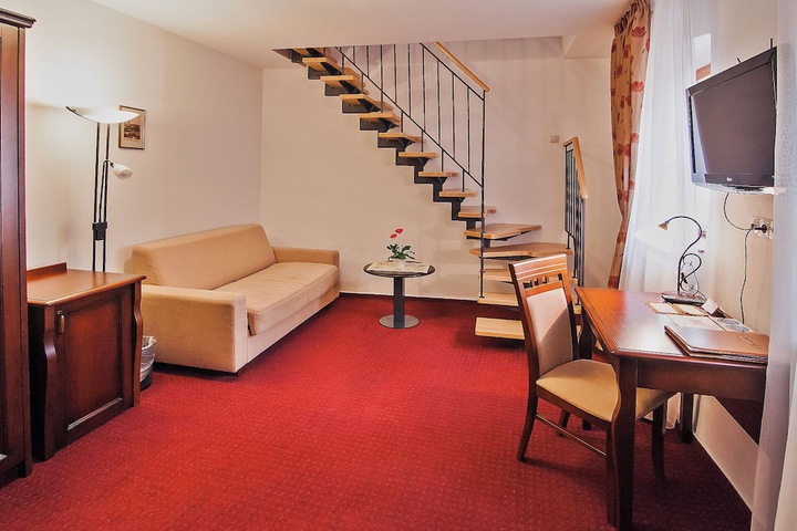 Room 16 of 43