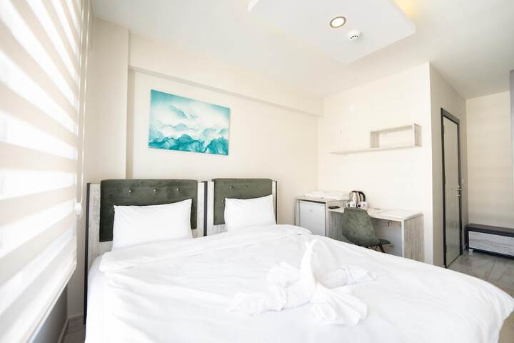 Room 8 of 40