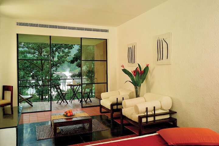 Room 2 of 14