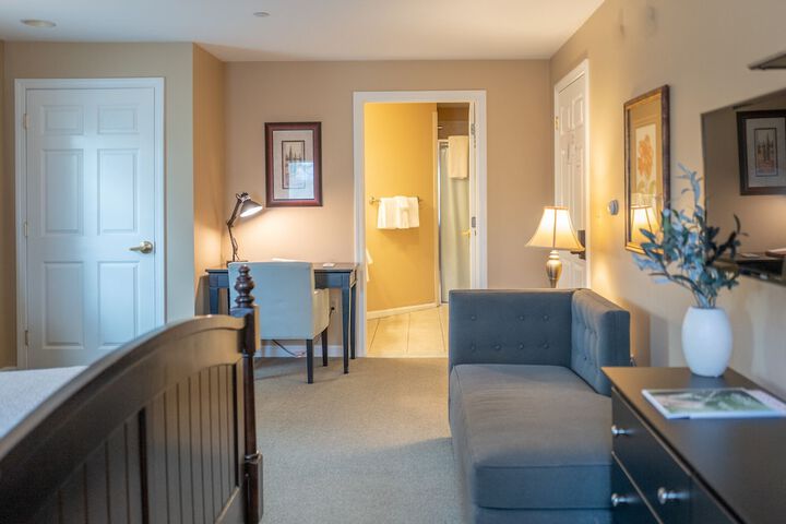 Room 35 of 61