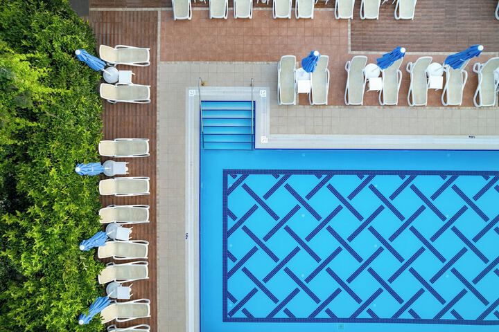Hotel with Pool