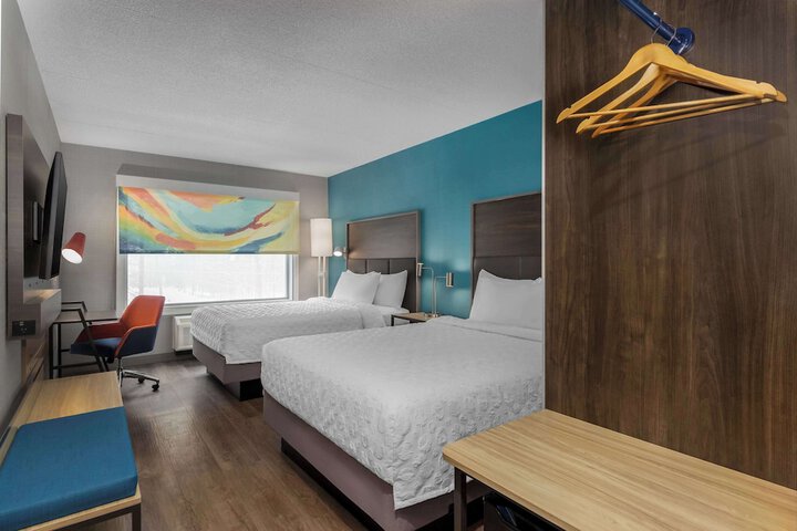 2 Queen Beds with Walk in Shower (5 of 7)