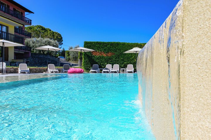 Pool 46 of 75