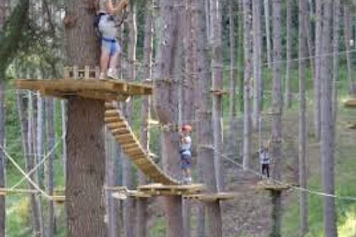 Ropes course (team building)