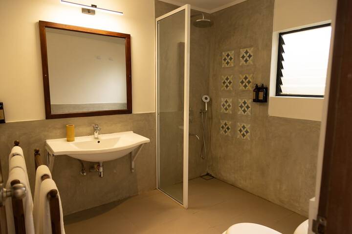 Room 28 of 73