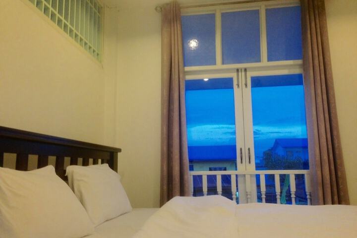 Room 8 of 26