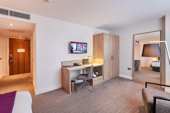 Room 25 of 109