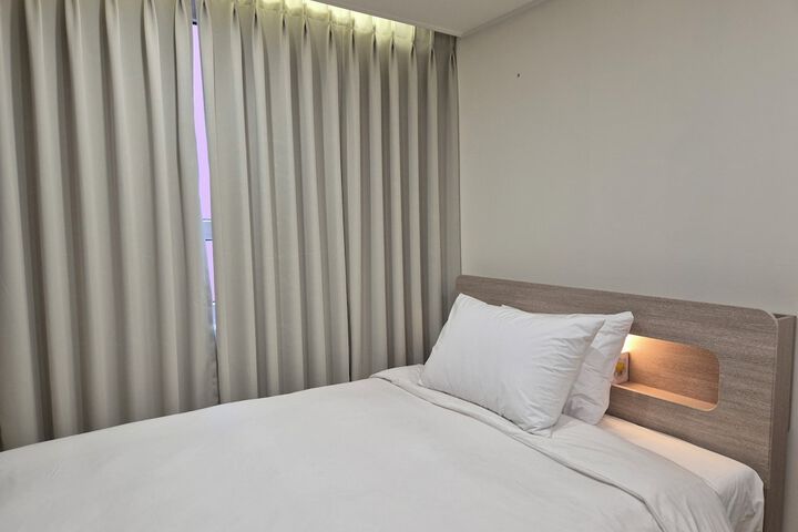 Room 9 of 31