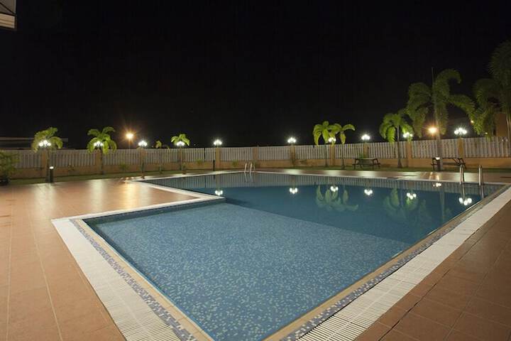 Pool Hotel