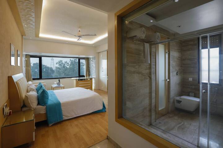 Room 5 of 28