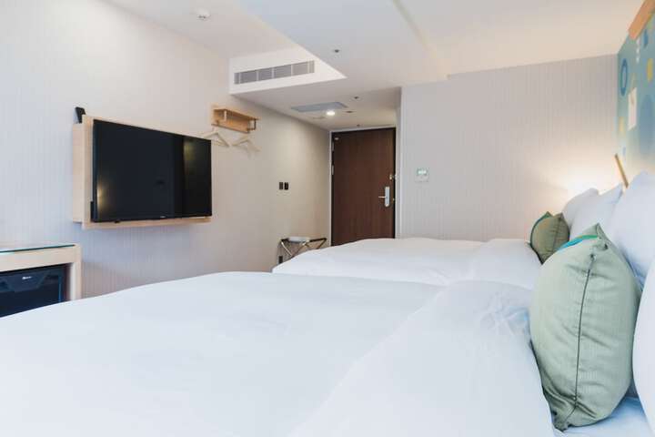 Room 43 of 89
