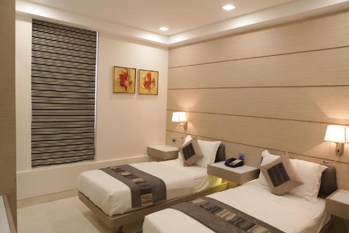 Room 16 of 36