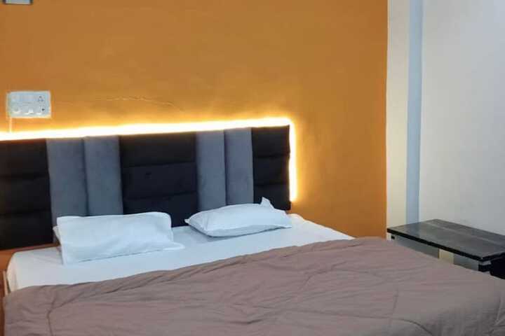 Room 3 of 9