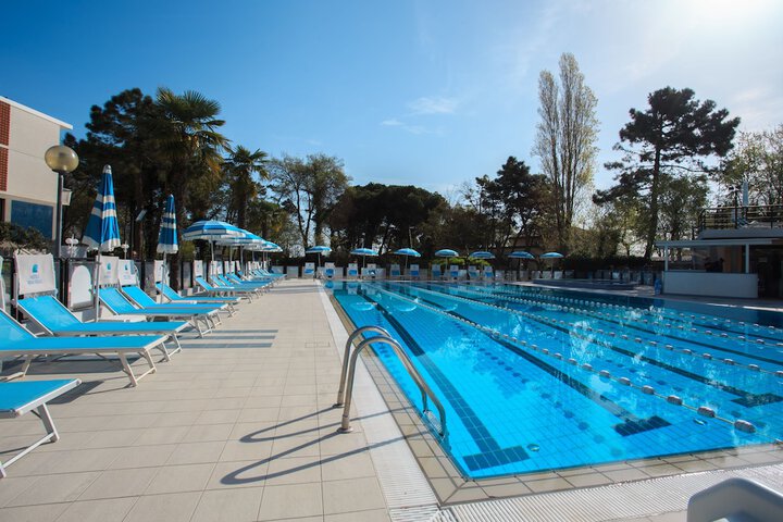 Pool 22 of 52