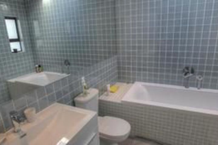 Room 2 of 6