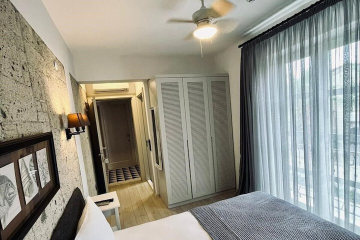 Room 12 of 30