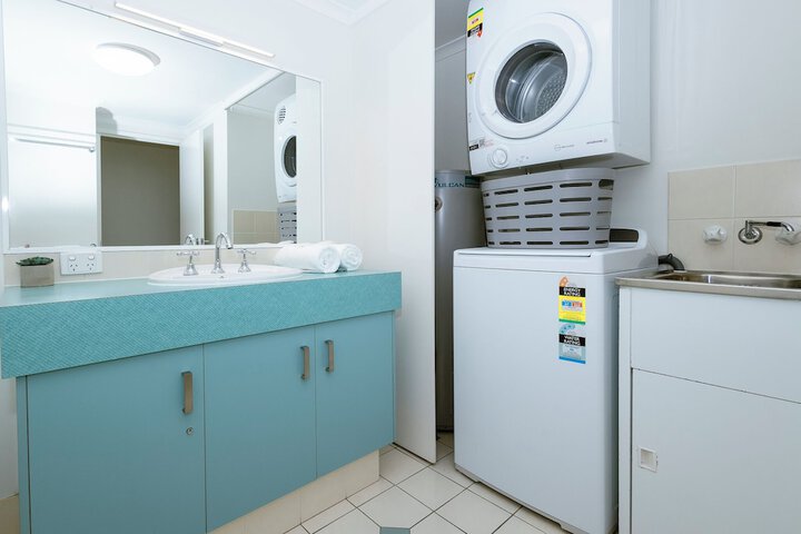 Room 15 of 77