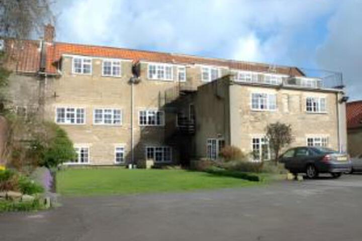 Hotel Entry