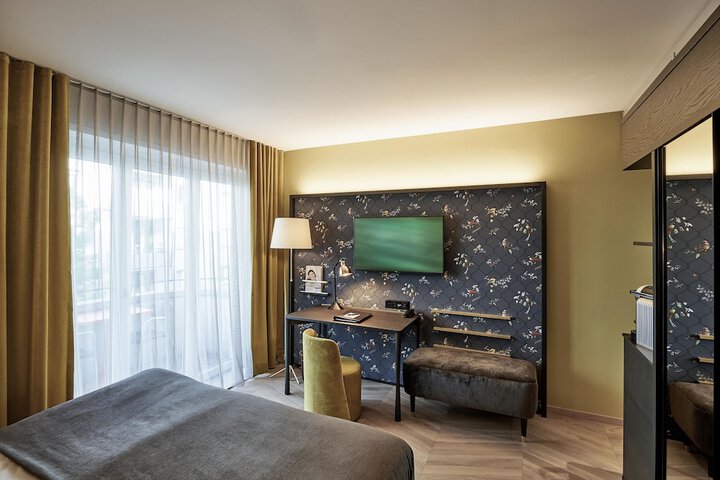 Room 58 of 102