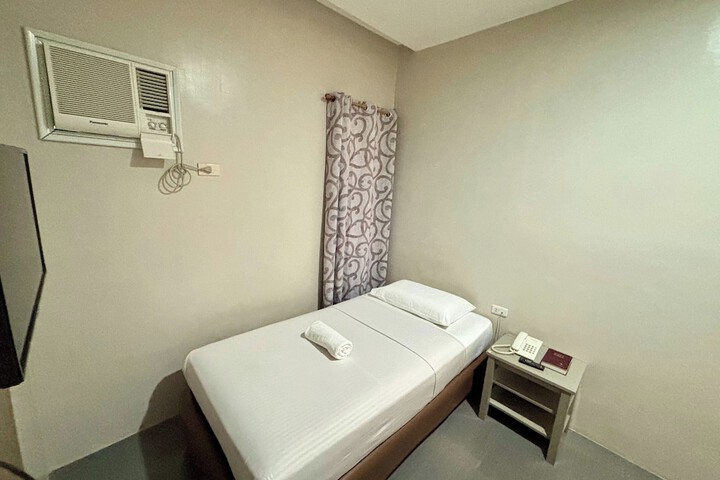 Room 35 of 96