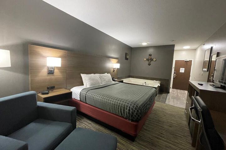 1 King Bed (9 of 13)