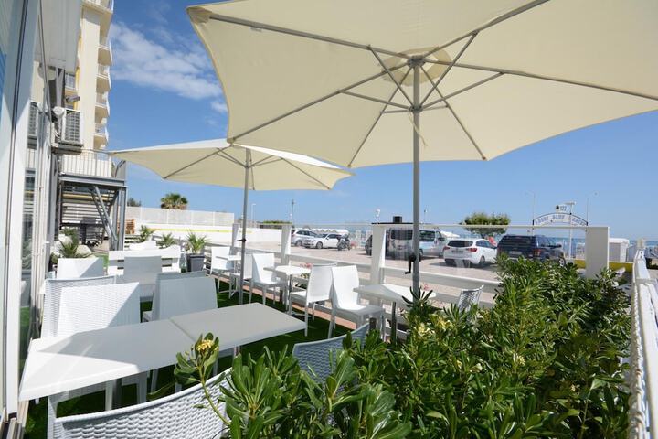 Terrace/Patio 12 of 61