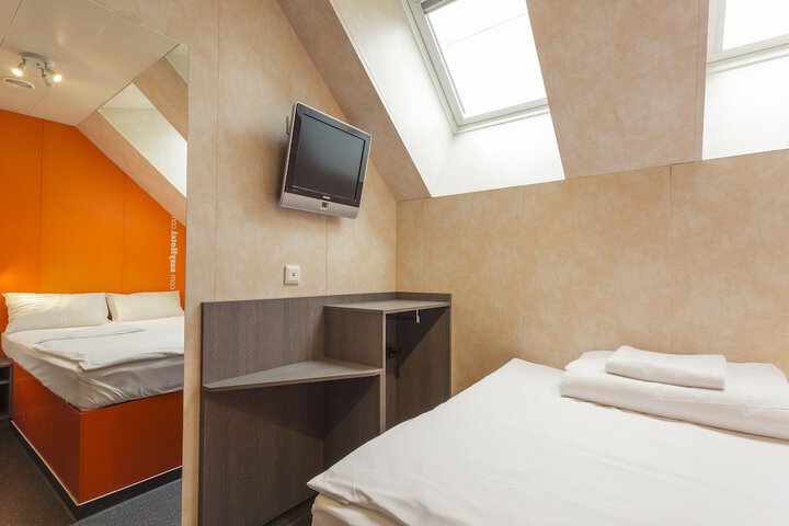 Room 12 of 57