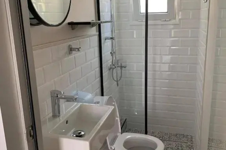 Room 6 of 6