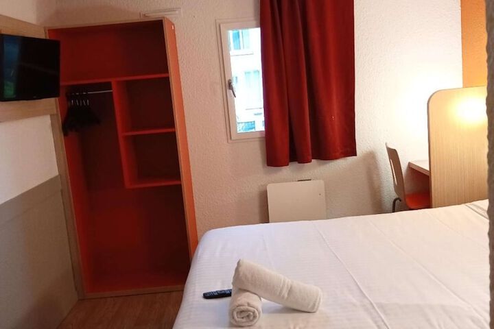 Room 15 of 46