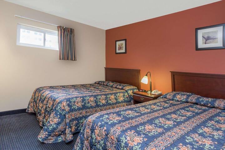 Room 6 of 14