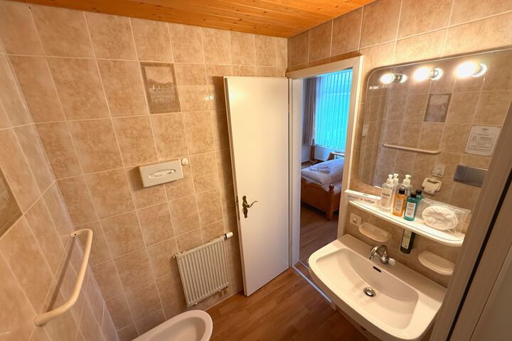 Room 56 of 163
