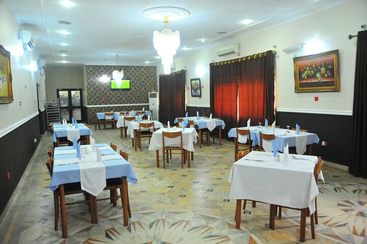 Dining 2 of 2