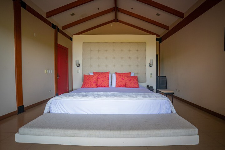 Room 4 of 55