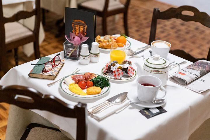 Breakfast/Coffee Service 73 of 90