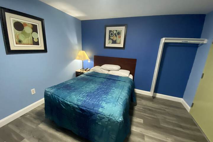 1 Queen Bed (46 of 69)