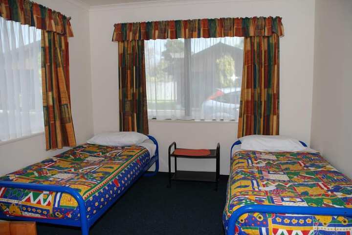 Room 4 of 25