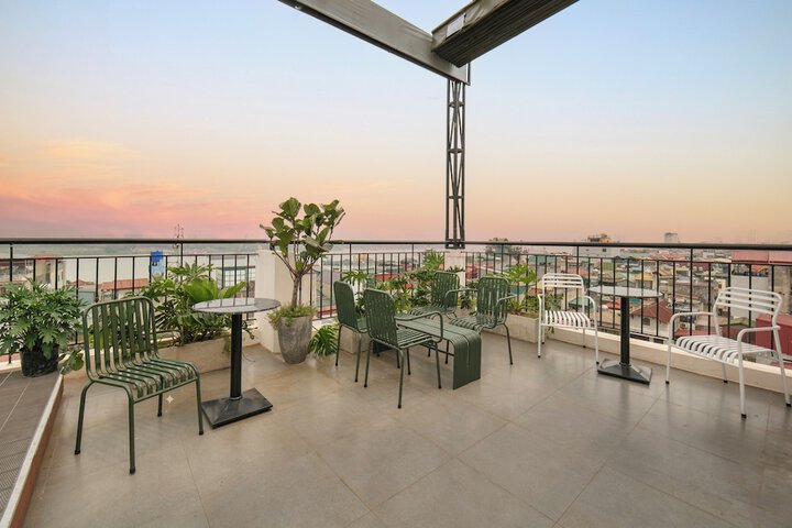 Terrace/Patio 70 of 72